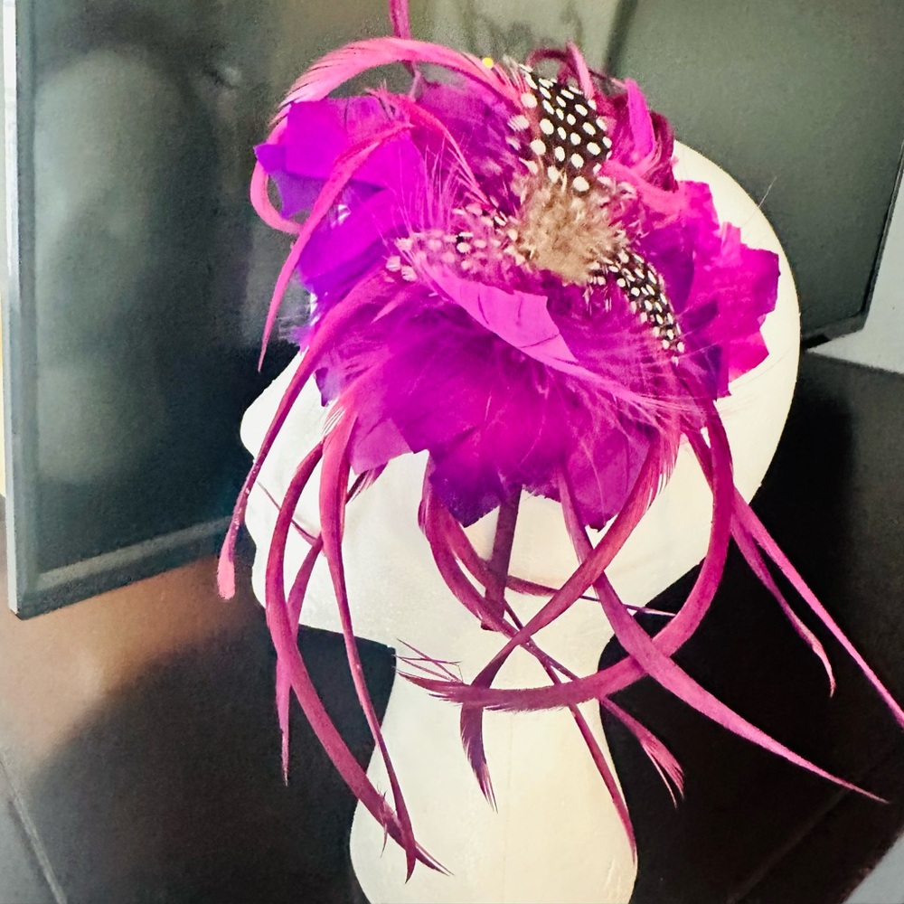 Elegant Feathered Fascinator in Vibrant Purple